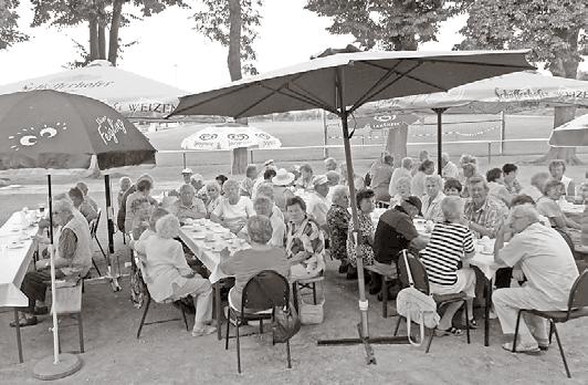 Die Seniorenbetreuerinnen der Gemeinde Sommerfest für alle Seniorinnen und Senioren der Gemeinde Am 23.07.