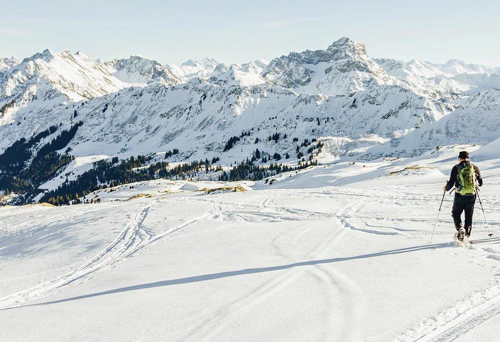 Schneeschuhwandern im alpinen Gelände - Einsteigerkurs im Allgäu Ausbildung Winter, Schneeschuh & Winterwandern, Deutschland Das winterliche Hochgebirge übt eine ganz eigene Anziehung aus: in Schnee