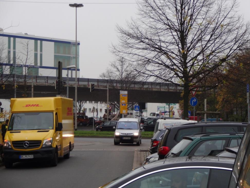 breit Einfädelungssituation des Radverkehrs aus