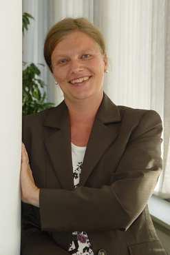 bingel@saarlb.de Nicole Strasser Kundenbetreuerin Wealth Management Landesbank Saar Ursulinenstr.