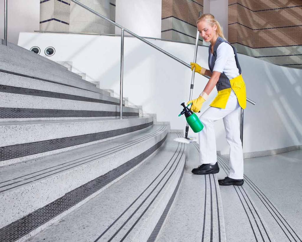 PRE-WASH TOOLS METHODEN VERMOP Geeignet für das 1-stufige Nasswischverfahren Zentrale Aufbereitung der Mop Spart Wasser und