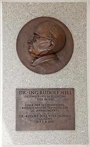 Für viele gilt Dr. Hell als der größte Erfinder seit Gutenberg, dem Erfinder des Buchdrucks.