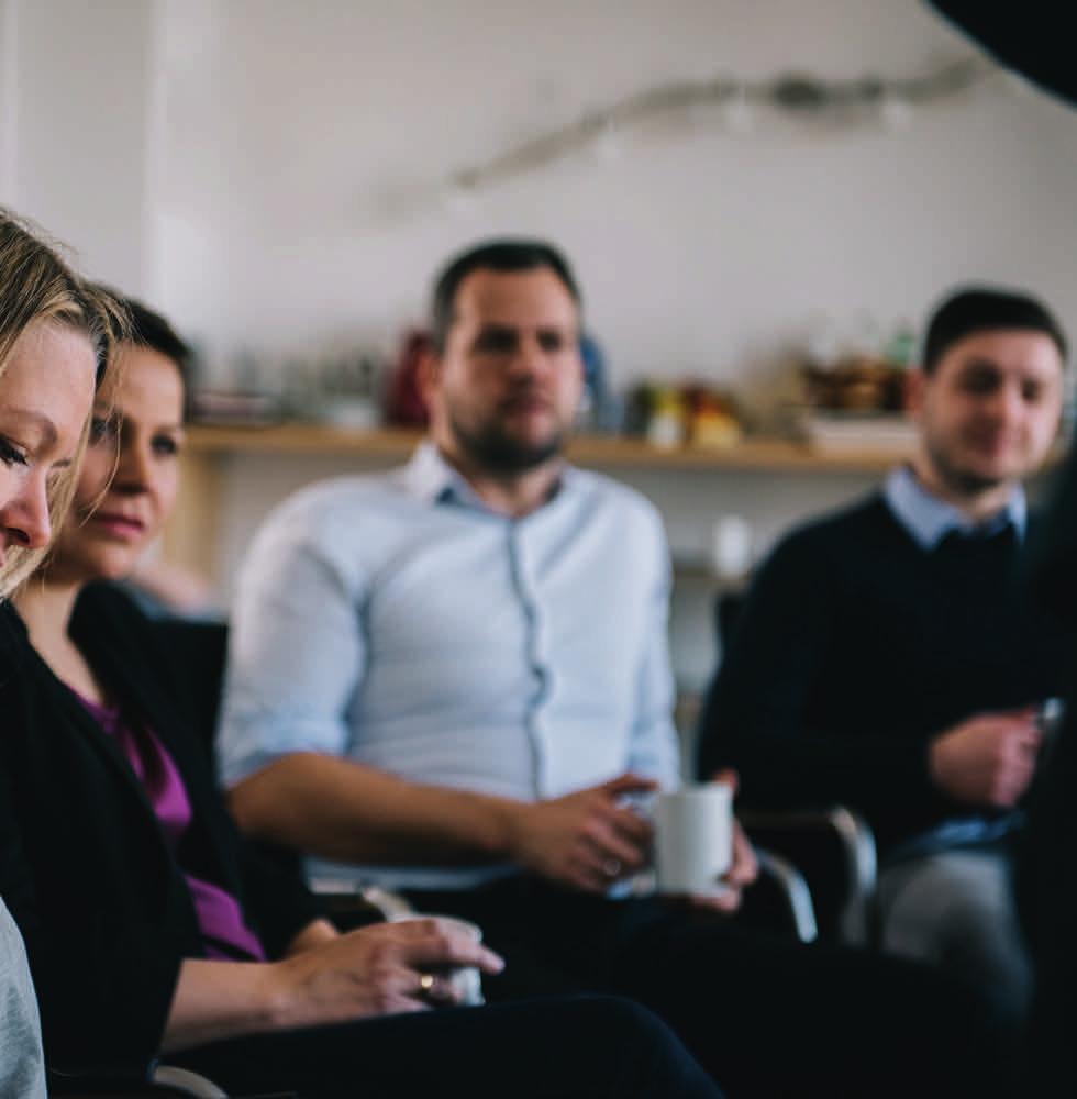 Ausbildungsrahmen Die Ausbildung erstreckt sich über ein gutes Jahr und besteht aus sechs Themenworkshops, drei Supervisionen