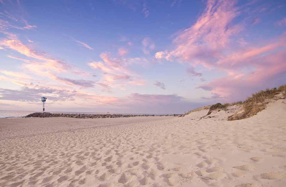 92 Englisch Perth Beach PRAK Lexis English In Perth Beach kommen Strandbegeisterte auf ihre Kosten. Der langgezogene weisse Sandstrand (Sunset Beach) lädt zum Geniessen und Verweilen ein.