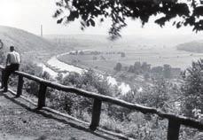 Exkurs: Die Wasserlandschaft der Städteregion im Wandel Noch bis Mitte des 18. Jahrhunderts mäandrierten die Hauptflüsse des Ruhrgebiets Rhein, Ruhr und Emscher in natürlichen Betten durch die Täler.