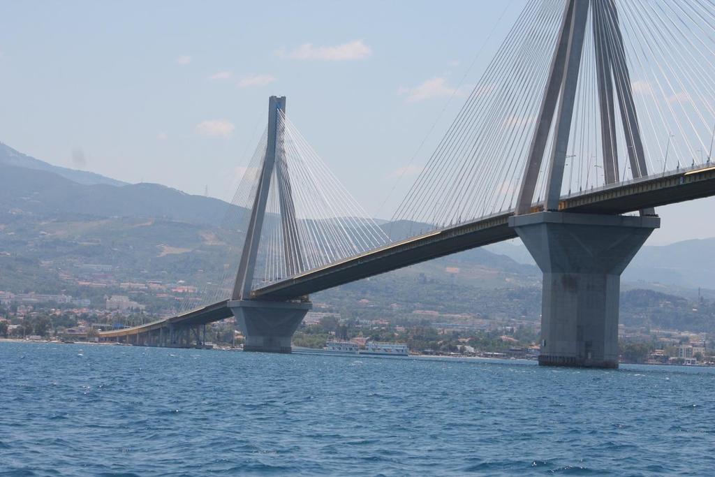 Bild 1: Die Rion-Brücke, 2,2 km lang
