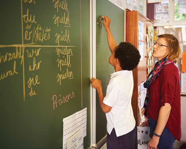 Wir sind offen für alle, die die deutsche Sprache erlernen möchten und an der deutschen Kultur interessiert sind, Kindern aus nicht-