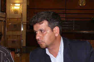 Nr 40 Jan 2011 ARBEITER NEWS Der Fall Reza Shahabi Der Arbeiter Reza Shahabi ist seit sechs Monaten im Evin-Gefängnis inhaftiert. Er machte vom 4.12.