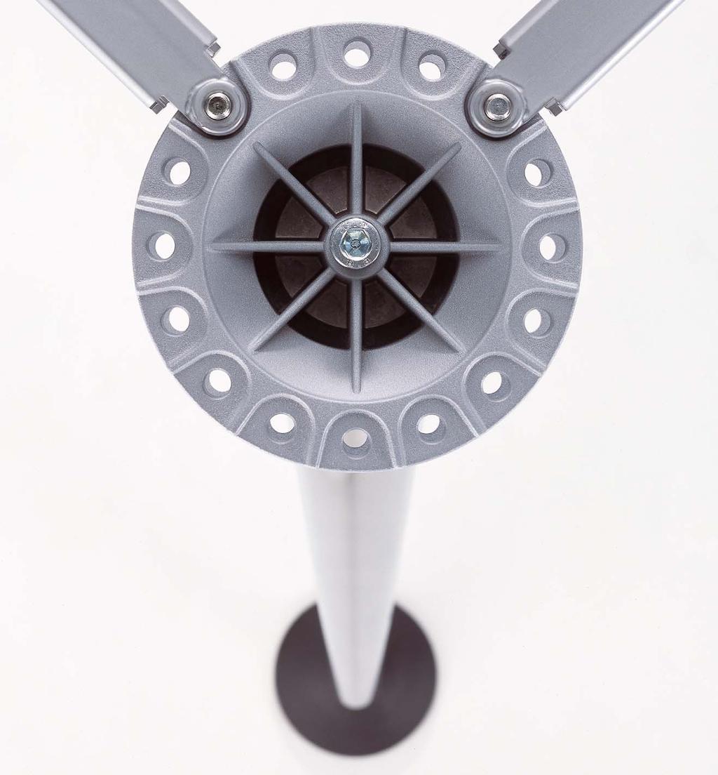 Details / The star connector with its 16 anchoring points enables easy positioning and alignment of the legs.