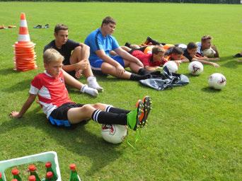 (Rheinland-Pfalz) am Fußball-Ferien- Camp teilnehmen.
