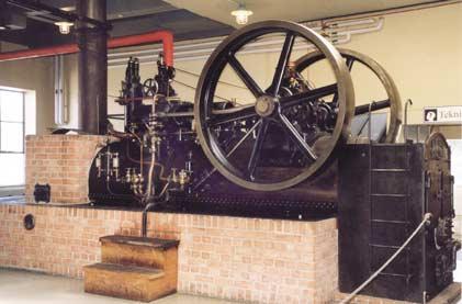 Ebenfalls für eine Dampfsäge wurde die Anlage in Bild 9 konzipiert. Diese Maschine leistet bei 140 U/min ca. 100 PS.
