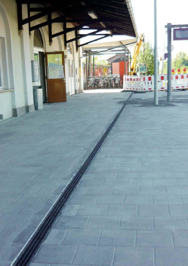 Bahnhof Deggendorf BIRCO Filcoten L Leichte Betonrinne ohne Zarge Rinne mit ansprechendem