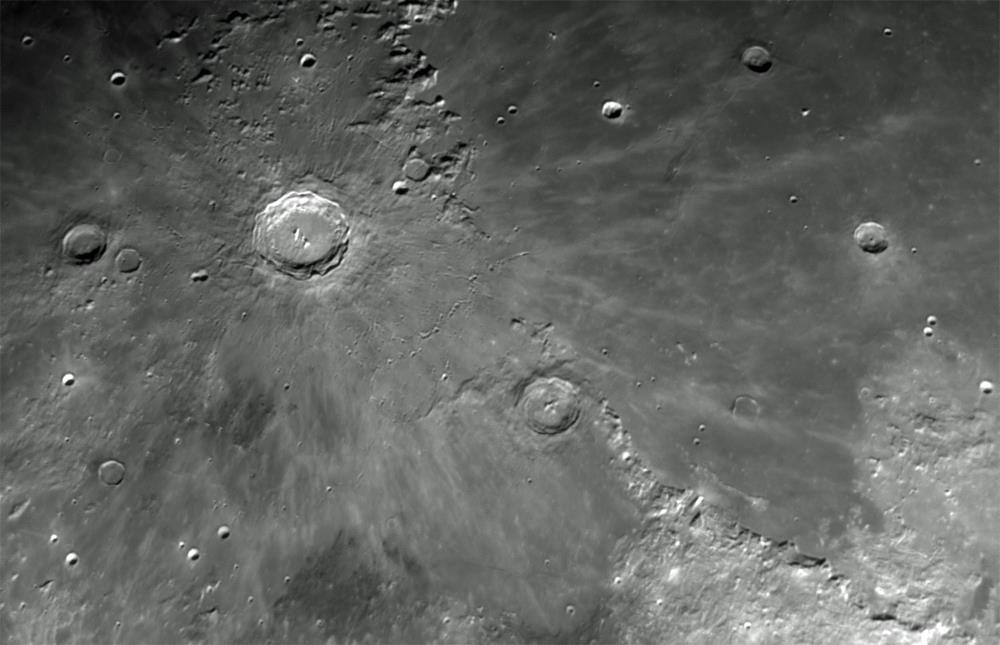 Großflächige Mondbilder (1) Krater Copernicus, junge isolierte Formation mit sechseckiger Form Celestron C11 SC XLT, Brennweite: 2.