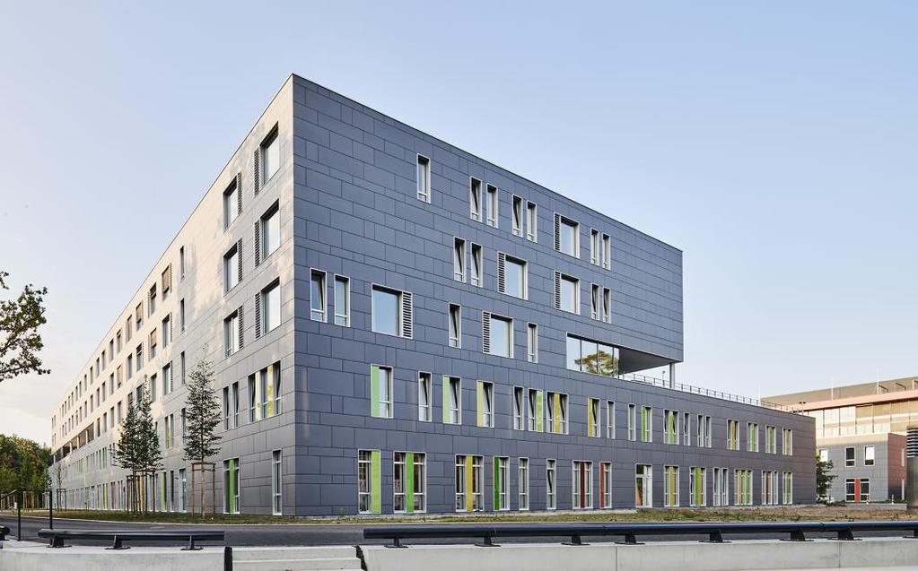 Grebenauer Metallbau Schreiner GmbH Referenzobjekt 3 3.1 Bauvorhaben: Neubau NPP, Bonn 3.5 Sonderfachmann: 3.2 Bauherr: Universitätsklinikum, Bonn 3.6 Nettoabrechnungssumme*): 2,95 Mio. 3.3 Planender Architekt: TMK Architekten, Düsseldorf 3.
