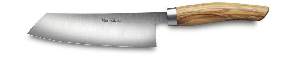 Das klassische Nesmuk Kochmesser ist der Alleskönner, mit dem man rund 80% aller Schneidaufgaben erledigen kann. Als Basis- Messer in jeder Küche unverzichtbar und vielseitig einsetzbar.
