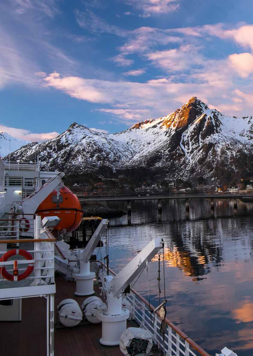 ein tag wie kein anderer CHRISTIAN STRÖDER GUEST IMAGE / HURTIGRUTEN 4 Menschen, die an der Küste leben, fahren immer wieder an denselben Ort.