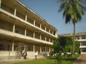 Der Gebäudekomplex eines ehemaligen Gymnasiums wurde auf Anordnung von Pol Pot in in ein Gefängnis umgewandelt.