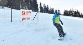 12 Spielzeugdorf Kurort Seiﬀen Im Winter bietet das umfangreiche Netz aus klassischen und Skating Loipen Skilangläufern viele Mög lichkeiten für Entdeckungstouren.