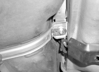 Thermo Top C, E Alfa Romeo 47 Brennstoffeinbindung bei Dieselfahrzeug ACHTUNG: Brennstoffleitung so verlegen, dass sie gegen Steinschlag geschützt ist!