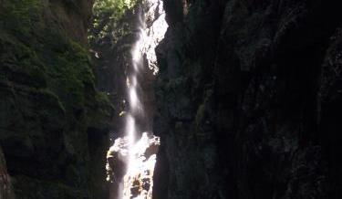 Zugspitzhaus Dauer gesamt: 2-3 h Partnachklamm Anfahrt über