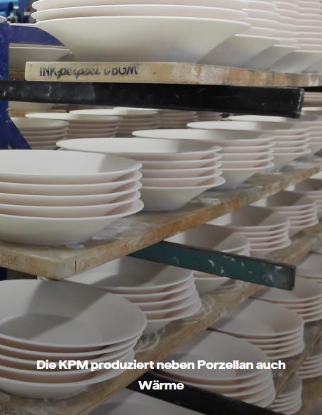 KPM Abwärmenutzung gemeinsam mit der Königlichen Porzellanmanufaktur Zusammenarbeit zwischen der Königlichen Porzellanmanufaktur (KPM) und Vattenfall Die Prozessabwärme aus der Porzellanproduktion