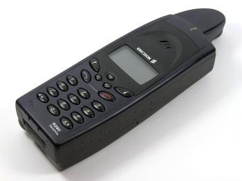 24.13.3 Satellitentelefon Ein Satellitentelefon stellt eine Verbindung für Sprache oder Daten für die Satellitenkommunikation in beide Richtungen bereit.