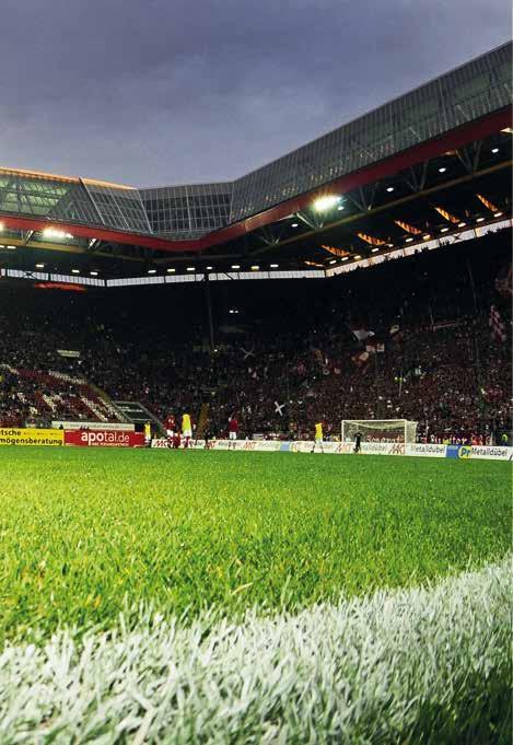 Fritz-Walter-Stadion Kaiserslautern, Deutschland Mythos Betzenberg! Das Fritz-Walter-Stadion hat in der Bundesliga einen ganz besonderen Ruf.