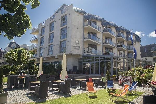 Mit dem neuen Top-Resort Hamilton ergänzt Swinemünde sein ohnehin umfangreiches Portfolio - es befindet sich im ruhigen Kurviertel der Stadt, nur 100 m vom Strand und 400 m vom Zentrum entfernt.