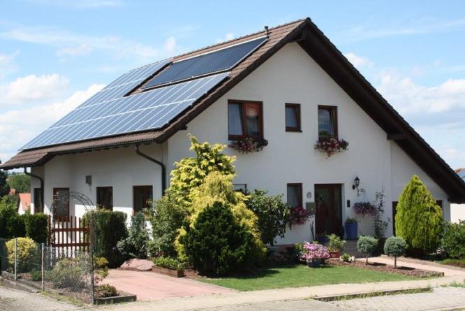Energiegewinne mit Solarthermie, Photovoltaikanlagen, passiven Quellen Quelle: Paradigma, Gerd
