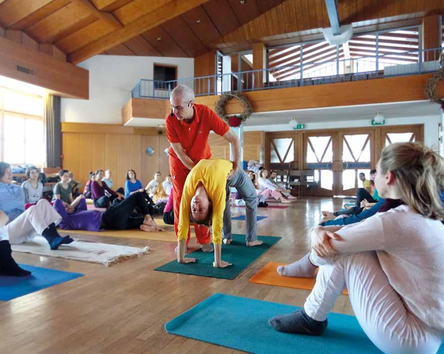 68 Über Sivananda Yoga 69 DIE YOGA-HIGHLIGHTS IM SEMINARHAUS An einigen Feiertagen und im Hochsommer Special Guests: Ein oder mehrere internationale Gastlehrer bereichern das Programm mit