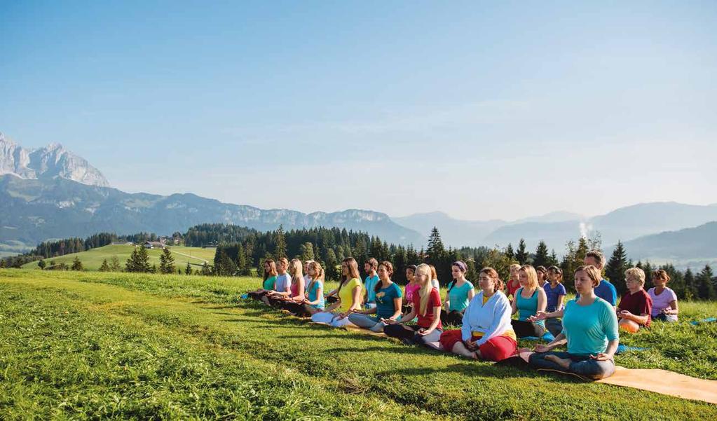14 Über Sivananda Yoga 15 MEDITATION SCHLÜSSEL ZU GEISTIGEM FRIEDEN Wissenschaftlich belegt: Wer regelmäßig meditiert, hat verbesserte Selbstwahrnehmung und Selbstregulation; reduziert subjektive