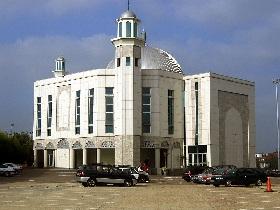 Ahmadiyyah (teil 2 von 3): Blasphemische Qadiyani-Ansichten Beschreibung: Einige Prinzipien der Ahmadiyya, ihre Sichtweise von der Endgültigkeit der Botschaft Gottes, des Qur an, des Propheten