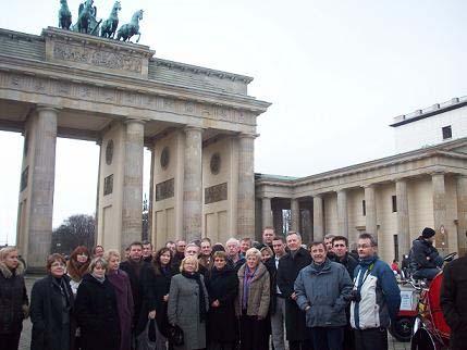 Am späten Freitagnachmittag nach der Stadt- Besichtigung von Berlin... fuhren die meisten Teilnehmer wieder nach Hause.
