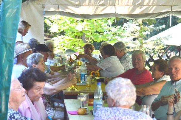 Die Beteiligung der zahlreichen Familien der Ferienkinder konnte sich mehr als sehen lassen. Aber auch die alteingesessenen Vereinsmitglieder stellten eine gewohnt starke Anzahl.