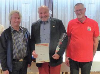 Volker (60), Frank Marianne (50) Bosch Robert (70) und Wiedemann Karl 65 Jahre Mitglied. Volker Bopp: Seit 60 Jahren in vielen Funktionen bei der TSG.