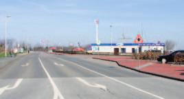 20 m geradeaus und biegen rechts in die Straße Am Jachthafen ab (Bild 5). Dann fahren Sie zum Ende der Straße durch.