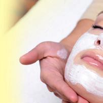 Kosmetik Gesichtsbehandlungen Wir gönnen Ihrer Haut genau das, was sie braucht und verwöhnen sie mit