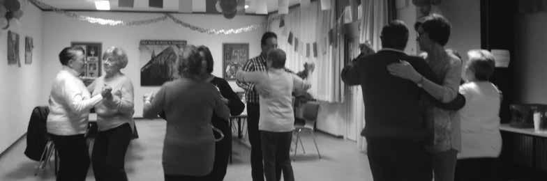 Senioren tanzen sich fit und haben Spaß dabei!