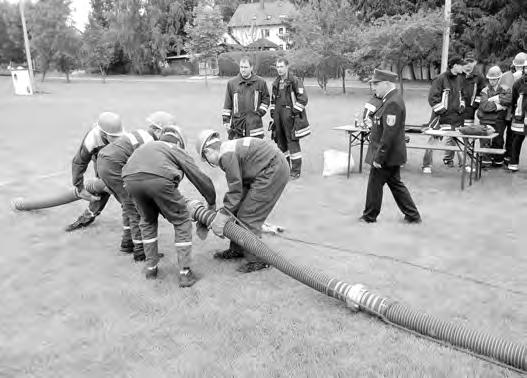 nachgehen. Die Aus- und Fortbildung dient später in der großen Feuerwehr als Grundlage für den späteren Einsatzdienst.