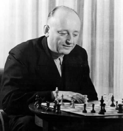Sektion Schach Der Groitzscher Schachverein wurde im Zuge der Arbeitersportbewegung von 1933 gegründet. Als einzige Akteure aus der damaligen Zeit sind uns Arthur Golde und Erich Serbe bekannt.