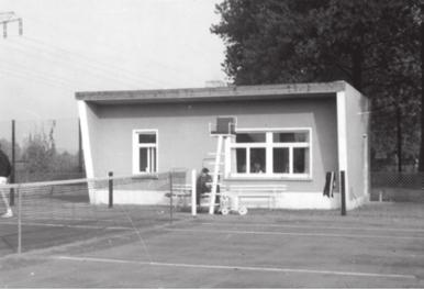 Bau des Tennisheimes 1971-1976 Die aktivsten Sportfreunde dabei waren Dieter Köttnitz, Dieter Hofmann, Peter Pascheka, Günter Pascheka, Rainer Penndorf, Rolf Mehlhorn, Heinrich Lehmann.
