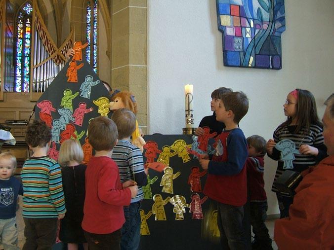 Minikirche Kinder von 0 6 Jahre Die Kirche für die Kleinsten Anke Löbel Märsch (- 913377) Marion Ulmer (- 795161) 4-5 Mal pro Jahr in der evangelischen Kirche, die Termine liegen als Visitenkarten in