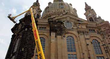 BAUERHALT ENTSALZUNG 2017 An der Frauenkirche wurden in einem aufwändigen Verfahren von Mai bis August 2017 Maßnahmen zur Erhaltung des Altsteins am Choranbau durchgeführt.