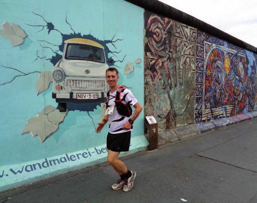 36 100 Meilen laufend gegen das Vergessen Victorianer bewältigt Berliner Mauerweglauf unter 24 Stunden 14.