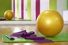 Erwachsene Bewegung und Entspannung Pilates Pilates ist eine äußerst sanfte und effektive Möglichkeit, den Körper zu kräftigen und zu formen, zu dehnen und zu entspannen.
