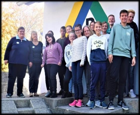 Konfi News Sieben Jugendliche aus Külsheim und sechs aus Höhefeld treffen sich seit Juli wieder zum Konfirmandenunterricht.