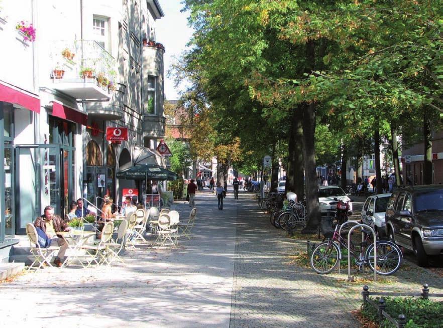 2009 Einzelhändler und Dienstleister in Königs Wusterhausens Innenstadt Die Bahnhofstraße soll mit Unterstützung der neuen City-Managerin noch mehr belebt werden Tatkräftige Unterstützung bei der