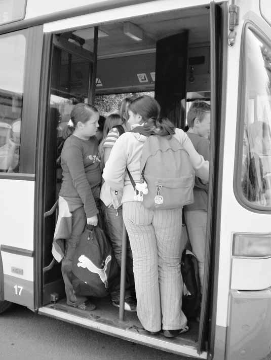 Allgemein 25 September 2009 4 ÖPNV Anti-Stress-Strategie durch Orts- und Landbusse bewährt sich Das seit Jahren in Zusammenarbeit mit den Schulen organisierten Schulbussystem in den