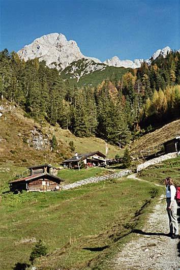 Urlaub ohne Auto Die Homepage der Alpine Pearls, 21 Alpenorte die sich der sanften Mobilität verschrieben haben, steht mit neuem Service und aktuellen Angeboten im Netz.