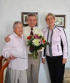Herzlichen Glückwunsch Am 7. Januar 2016 feierten die Eheleute Späth ihr 60. Ehejubiläum. Aus diesem Anlass gratulierte die Bürgermeisterin Helga und Reinhard Späth ganz herzlich. K.